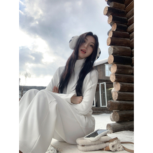 MULVAN 黑色短款修身加绒卫衣外套女秋冬气质微弹拉链开衫上衣