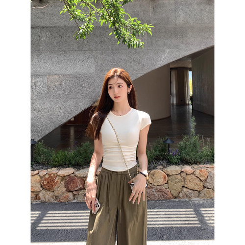 MULVAN 圆领短袖t恤女春夏设计感别致修身显瘦小飞袖短款针织上衣