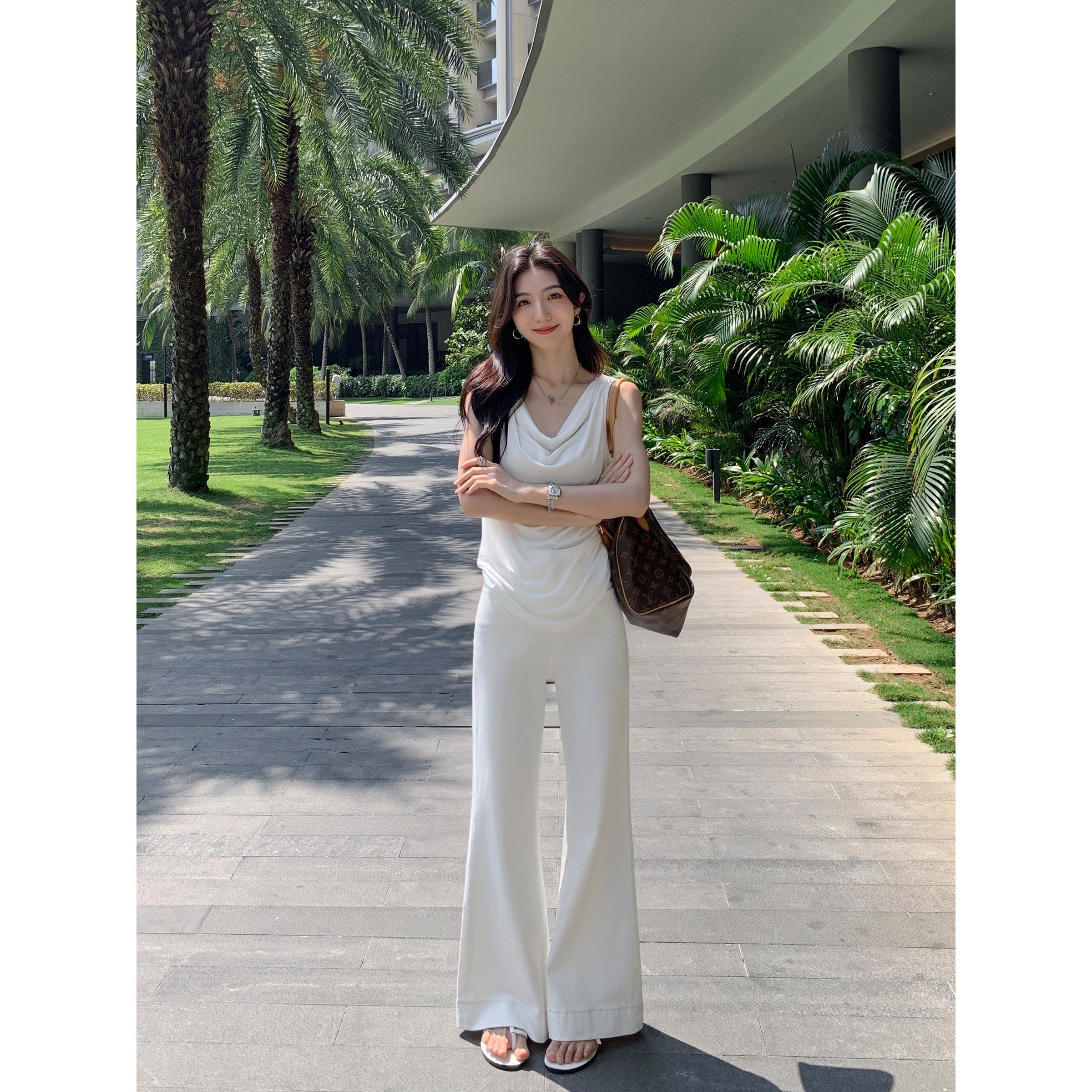MULVAN 克罗假日 四面弹微喇牛仔裤女夏季休闲直筒显腿长喇叭裤