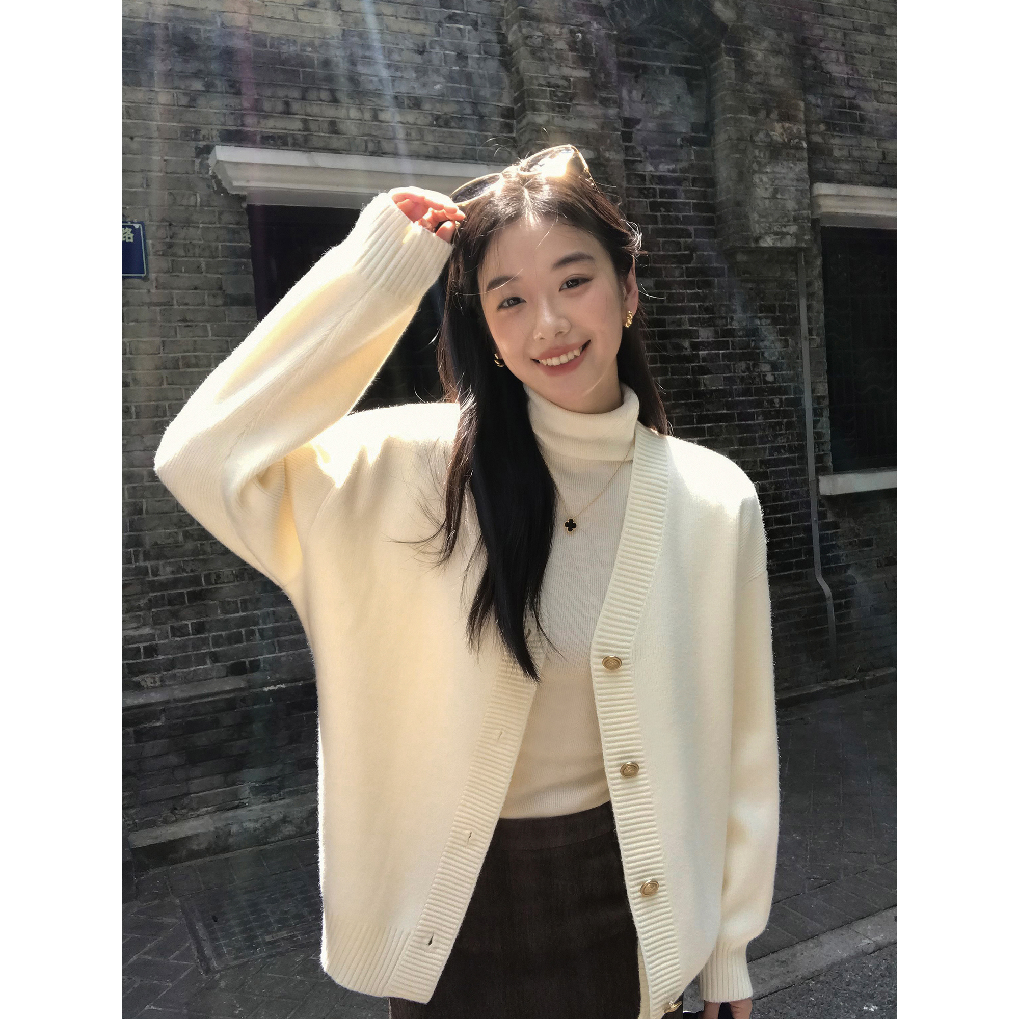 MULVAN 奶酪日光 气质宽松V领别致针织开衫女慵懒感简约毛衣外套