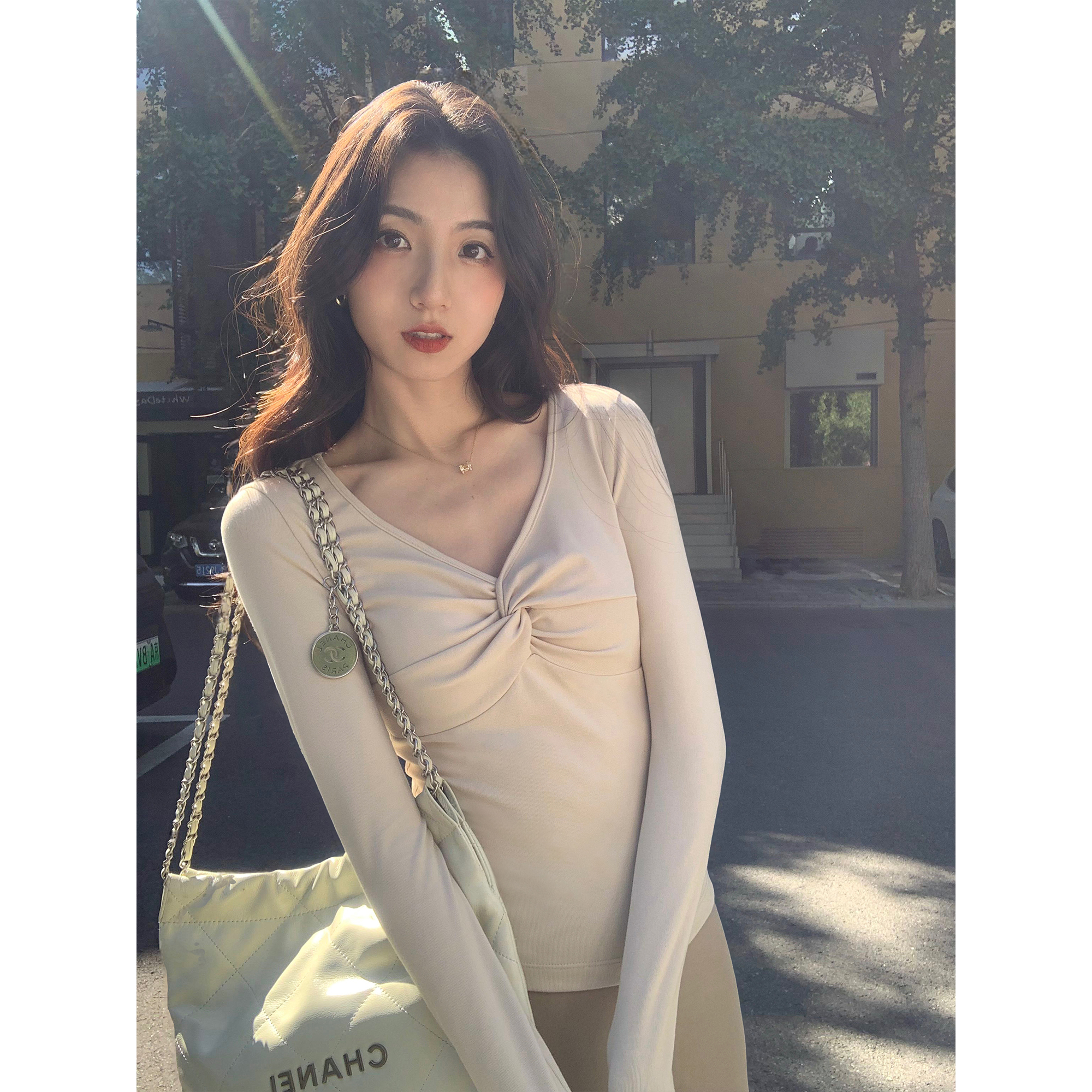 MULVAN 气质姐系 扭结V领长袖t恤女针织打底衫修身显瘦内搭上衣