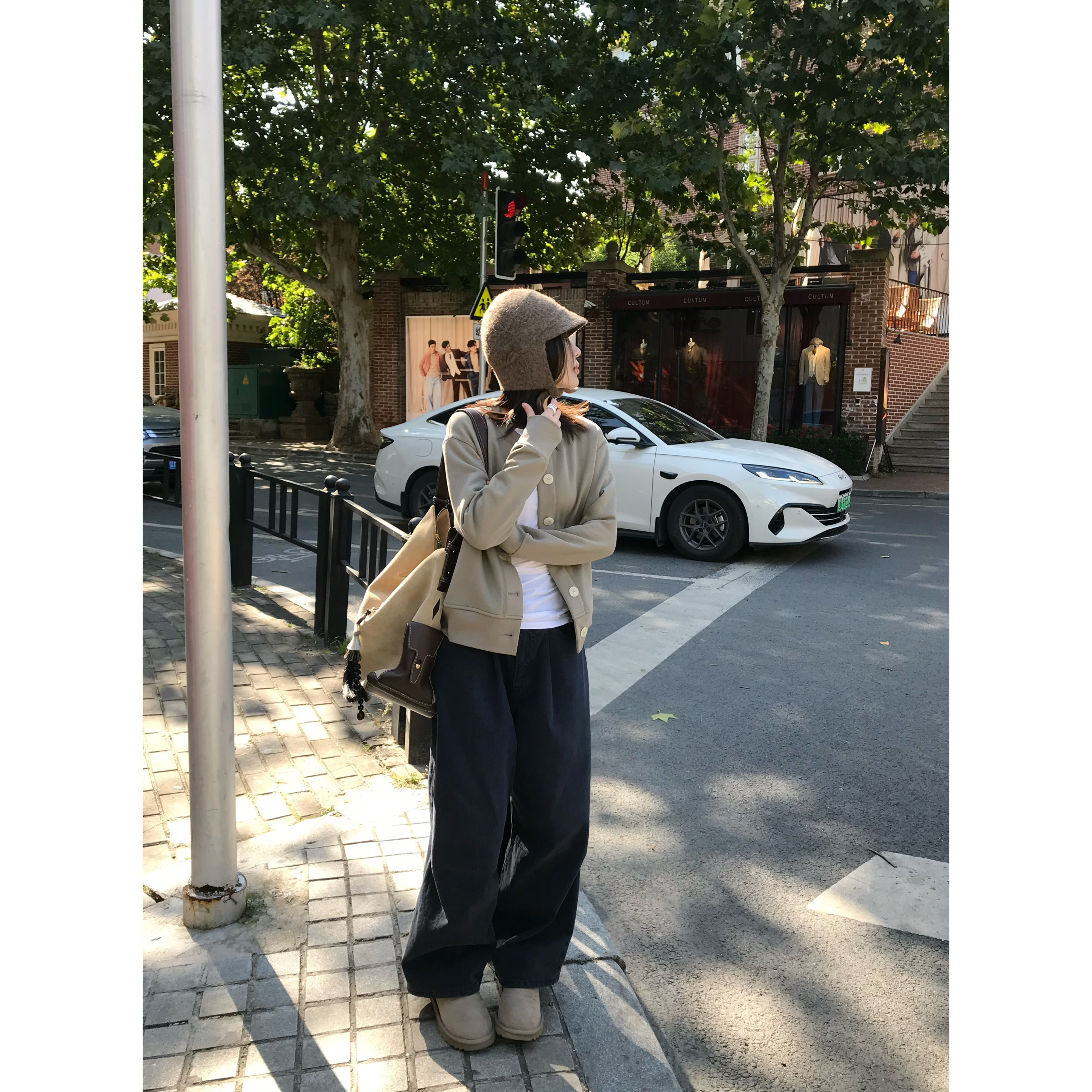 休闲通勤圆领卫衣开衫短外套女