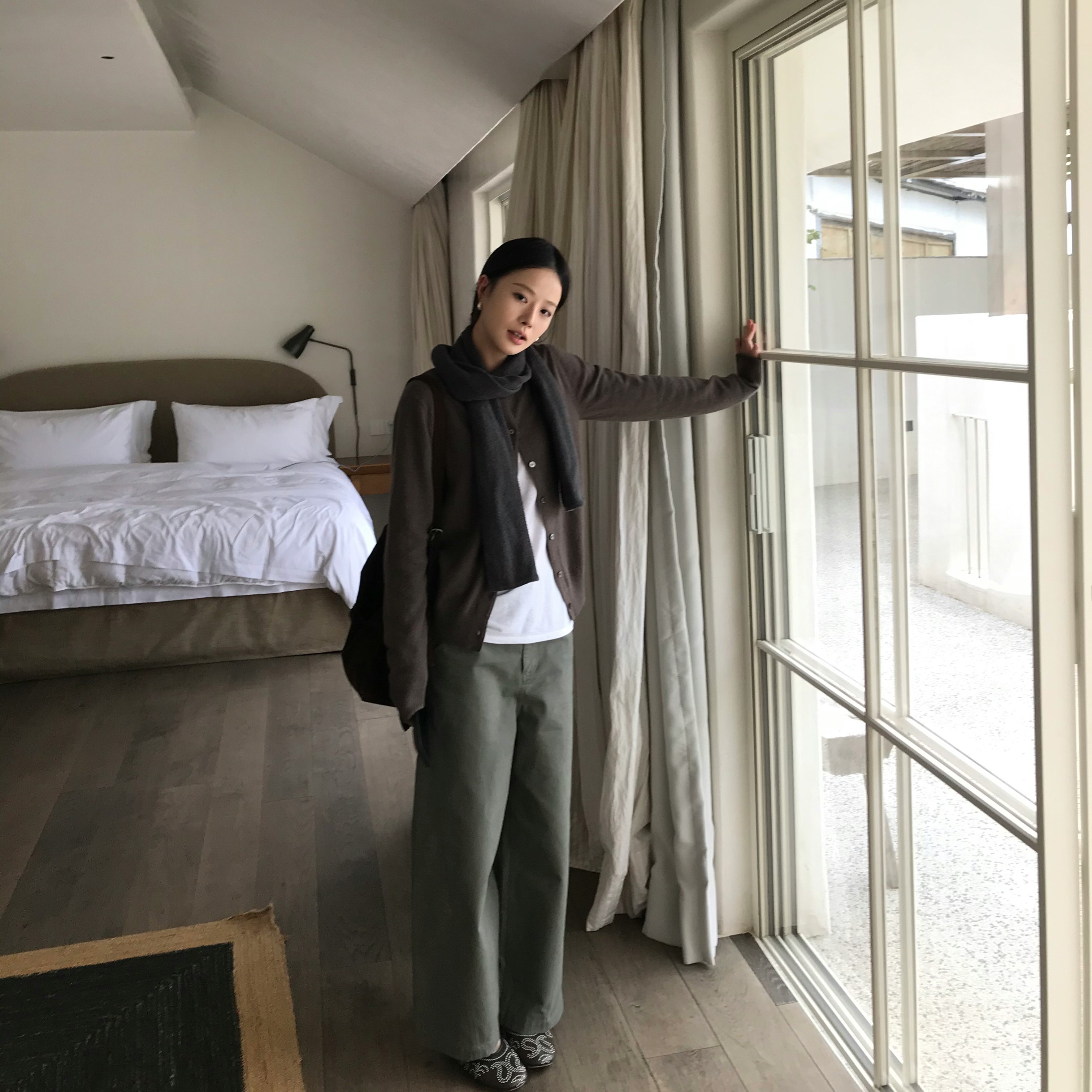 ZHONG HE· 滕捣捣 25秋新款通勤百搭中高腰阔腿九分牛仔裤女