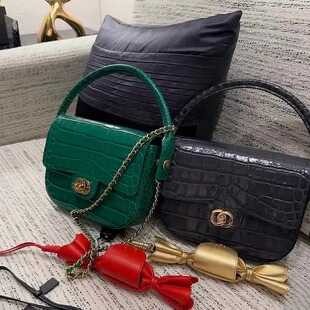复古高光鳄鱼纹手提小包女 高级感链条斜挎包 亮面压纹翻盖马鞍包
