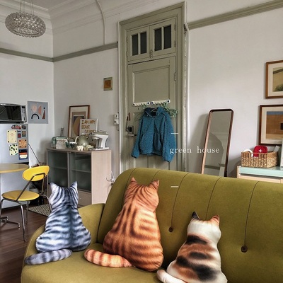 韩国背影猫咪毛绒公仔抱枕靠枕