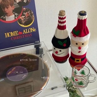 green 圣诞氛围感餐桌布置针织雪人衣服酒瓶套餐具套椅脚 house