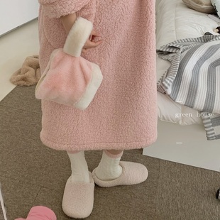 green 软绵绵双拼毛绒遛弯包收纳包手提袋 house
