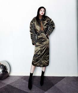 小众设计新款冬季军绿色洋气短款夹克羽绒服半身裙女士套装面包服