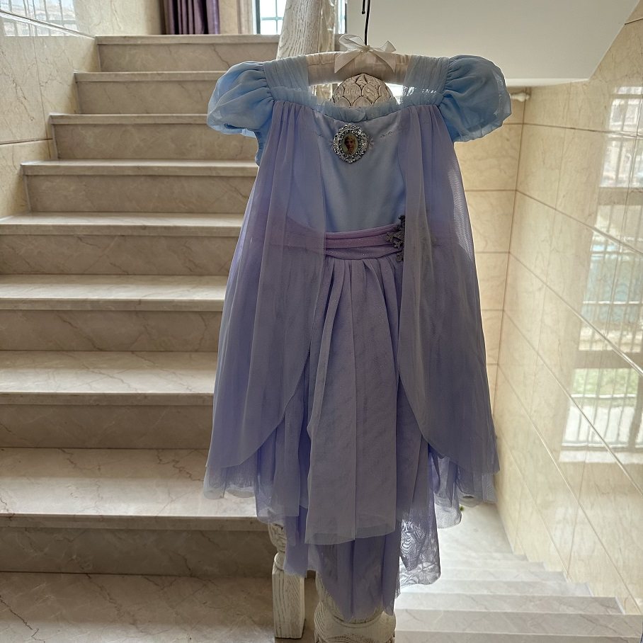 原359元疯抢疯抢女童 带拖尾的爱莎公主裙蓬蓬裙 柔软舒服不掉粉
