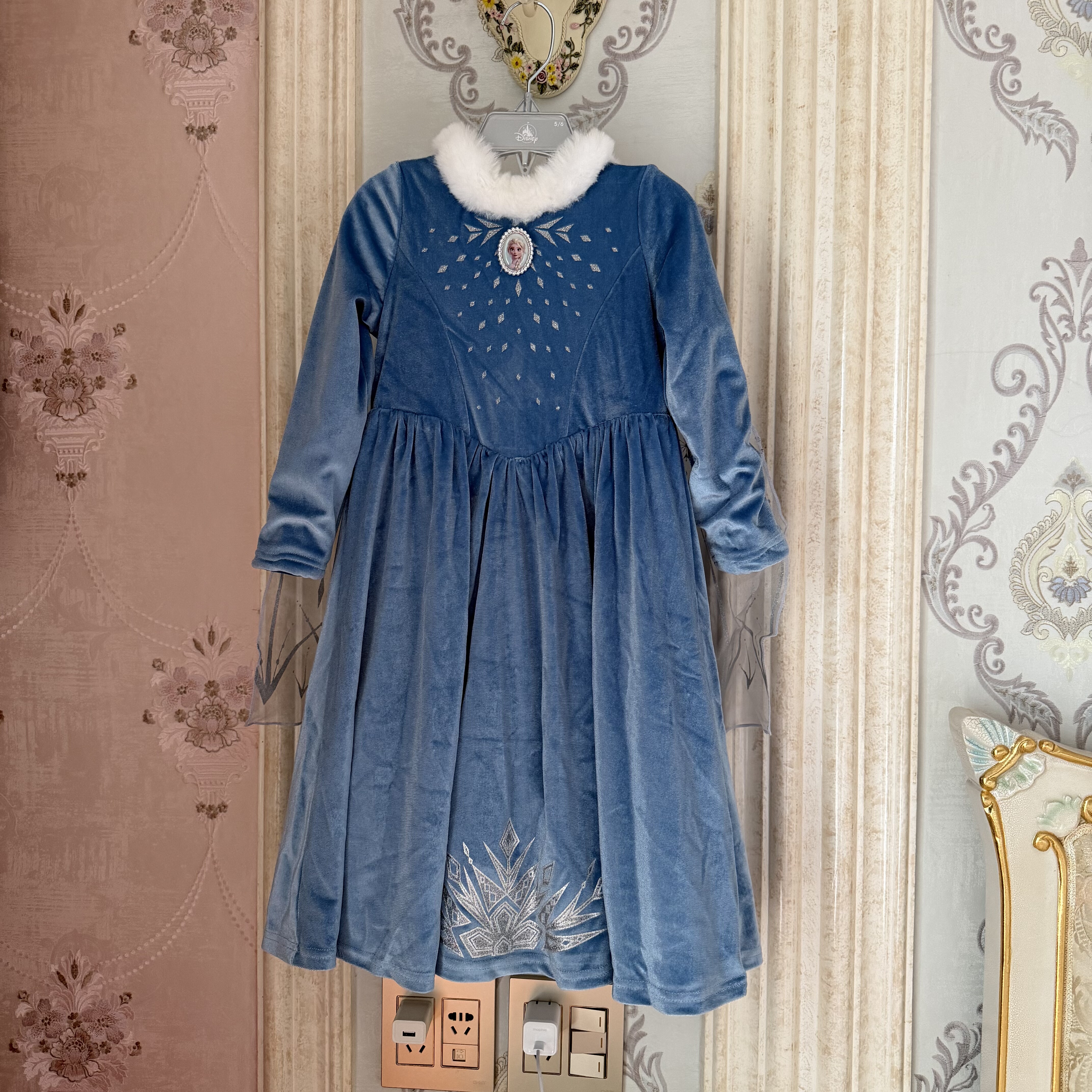 迪士尼冰雪奇缘2025新款爱莎艾莎秋冬加绒保暖丝绒公主裙