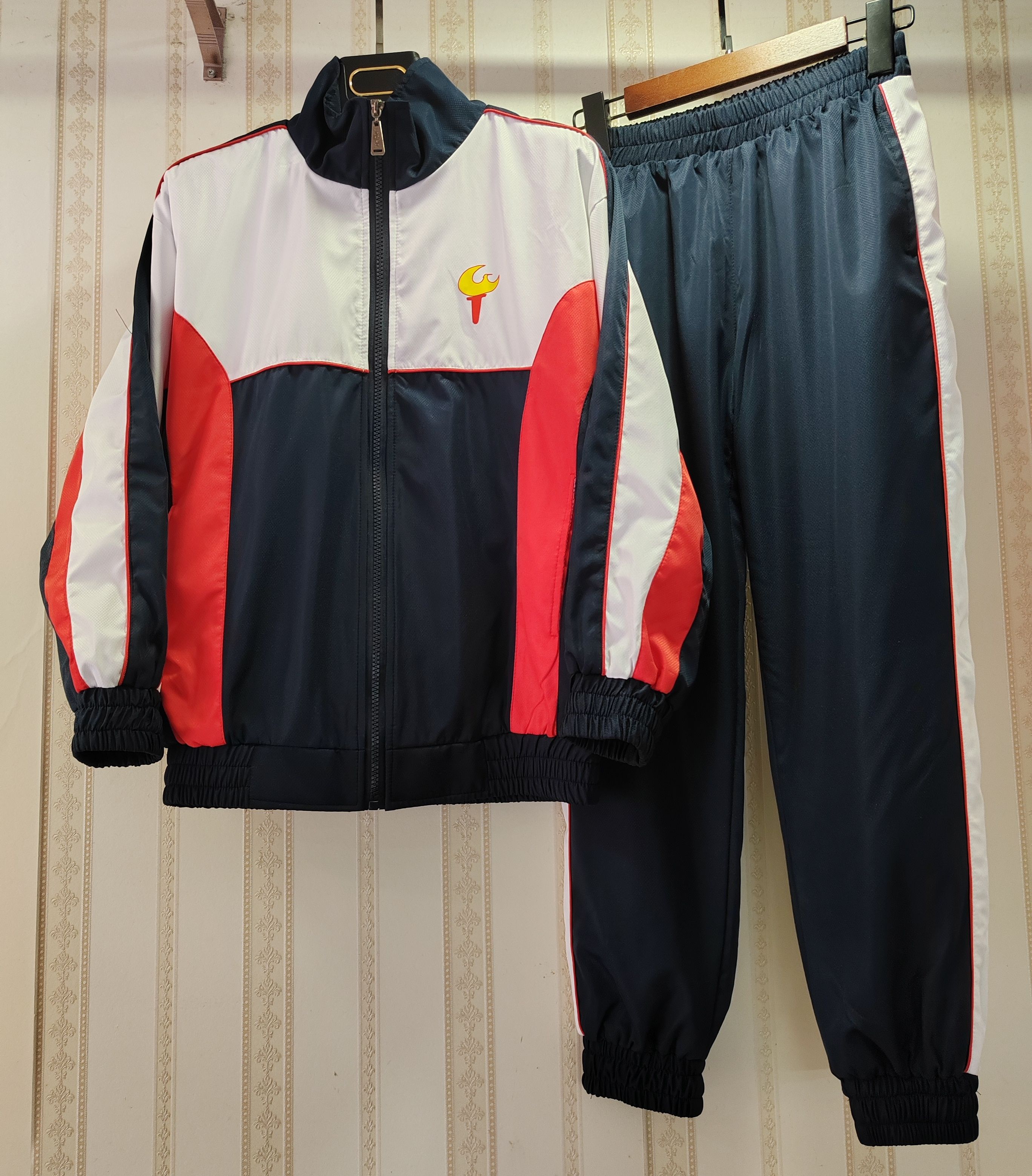 下关下关一小的校服春秋冬