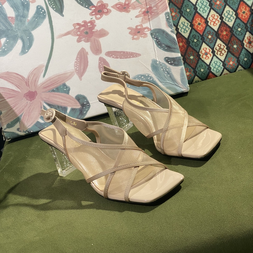 品牌撤柜断码捡漏法式风交叉带凉鞋女夏镂空透明跟一字带气质3183