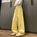 黄色