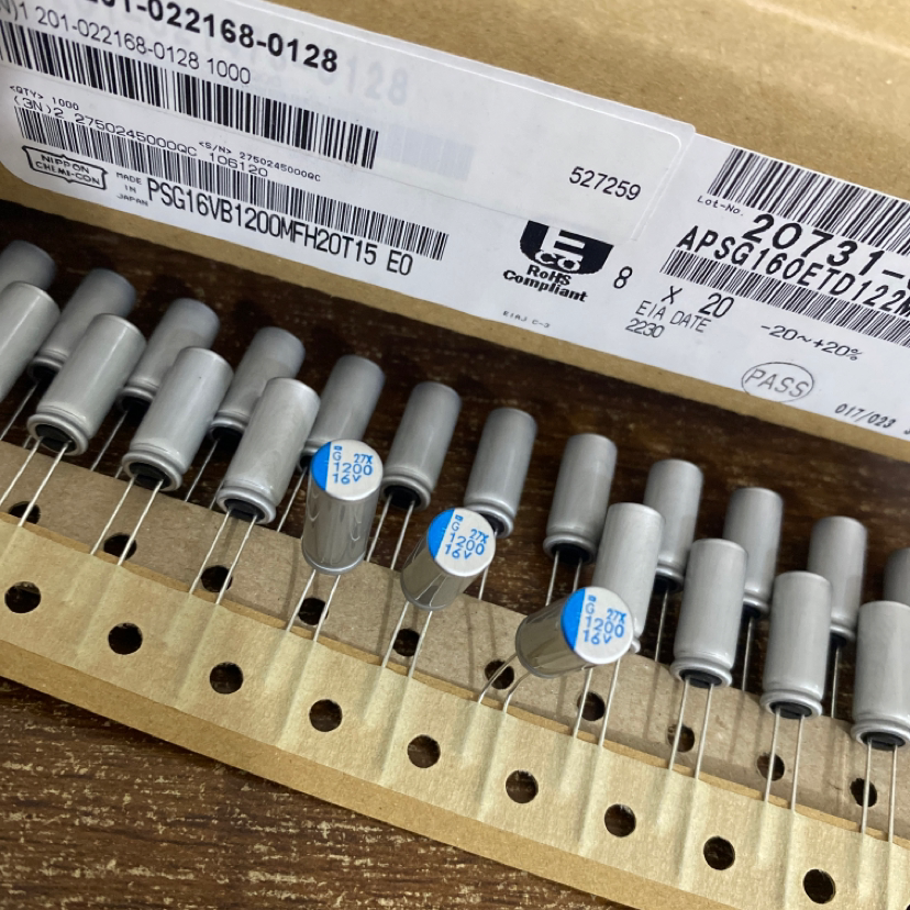 APSG16ETD122M 16V1200UF 黑金刚PSG固态电容8*20