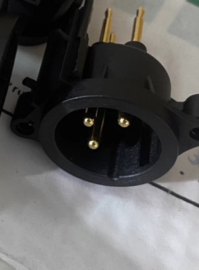 一盒100个=400元 纽崔克NEUTRIK镀金3芯  XLR平衡/ 直脚卡侬母座