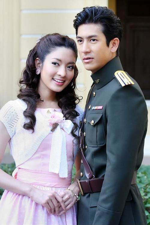 泰剧时装 倾情一诺 瓦妮达同款 夏 春秋a字长裙收腰修身 女士