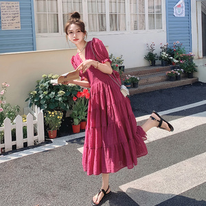 茶歇法式温柔风火龙果色v领连衣裙女夏海边度假森系甜妹绝美长裙图片