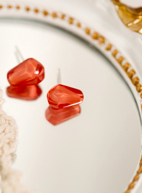 「趣味多汁石榴籽」925银仿真水果红色耳钉 日系树脂个性搞怪耳饰