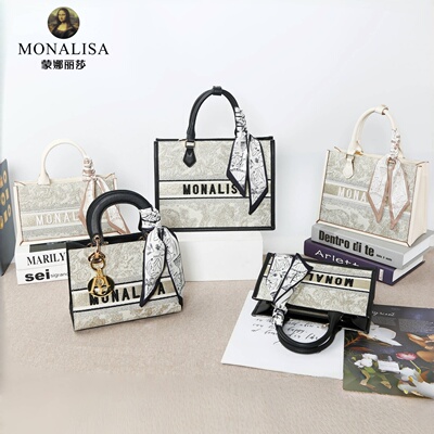 手提2025秋季新款单肩斜挎字母