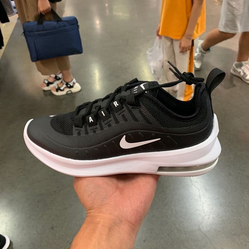 Nike女运动气垫跑鞋简版