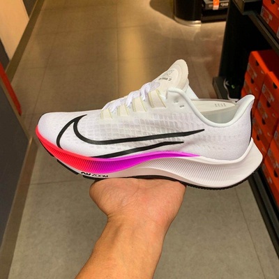 Nike男女飞马37跑步鞋