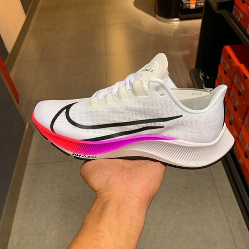 Nike男女飞马37跑步鞋