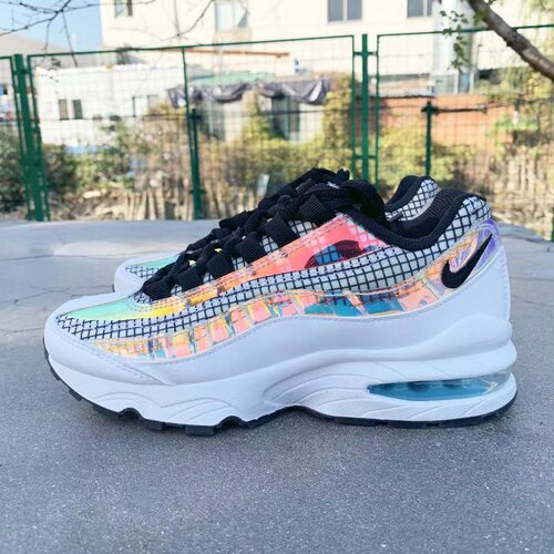 Nike老爹鞋女子镭射气垫跑步鞋