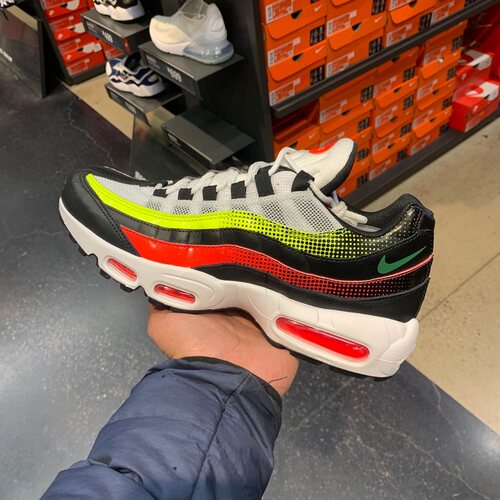 耐克气垫跑步鞋男子95