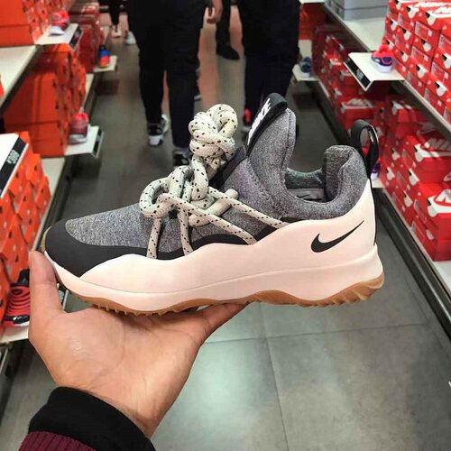 舒适Nike/耐克女子跑步鞋