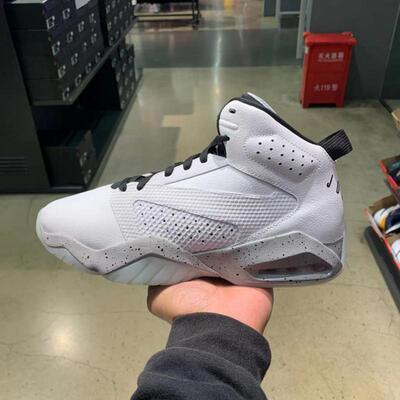 男子经典休闲篮球鞋NIKE