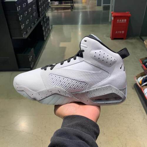 男子经典休闲篮球鞋NIKE