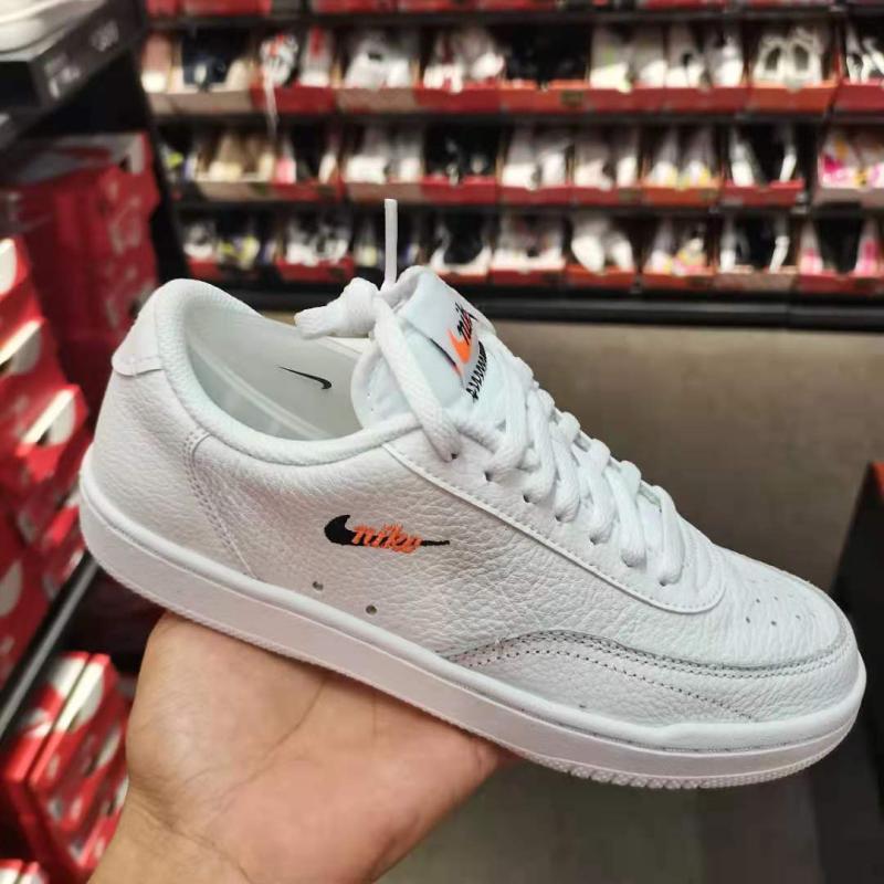 耐克夏季低帮休闲运动板鞋