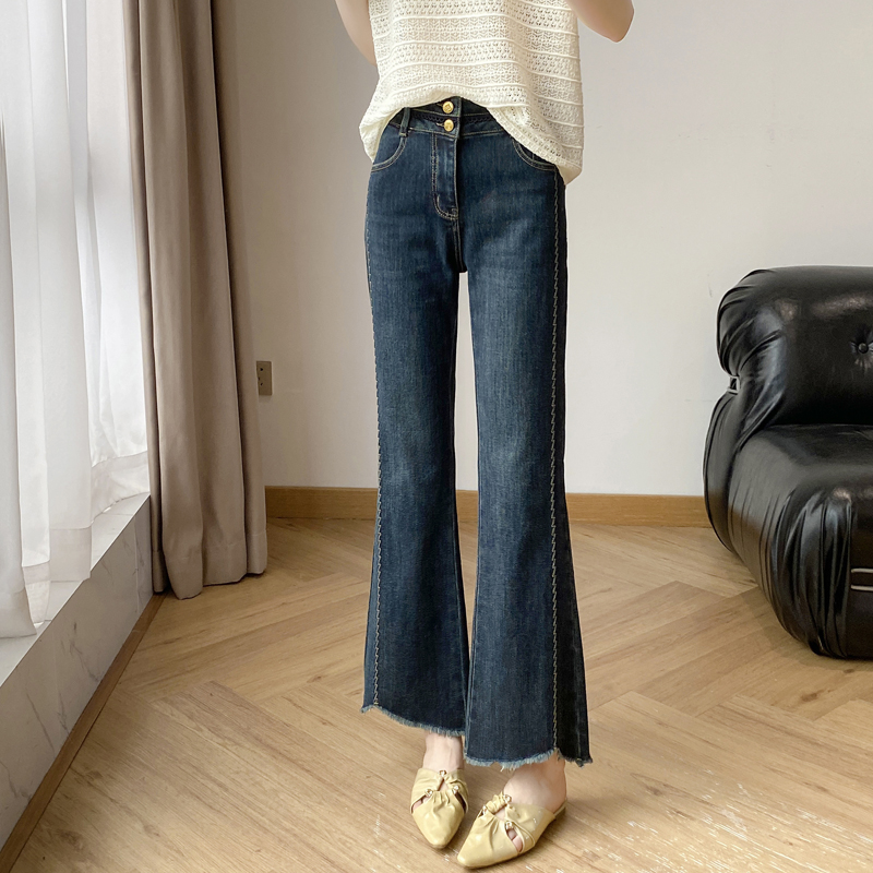 显瘦气质牛仔裤女2025早秋新款裤子百搭微喇裤简约通勤休闲长裤子