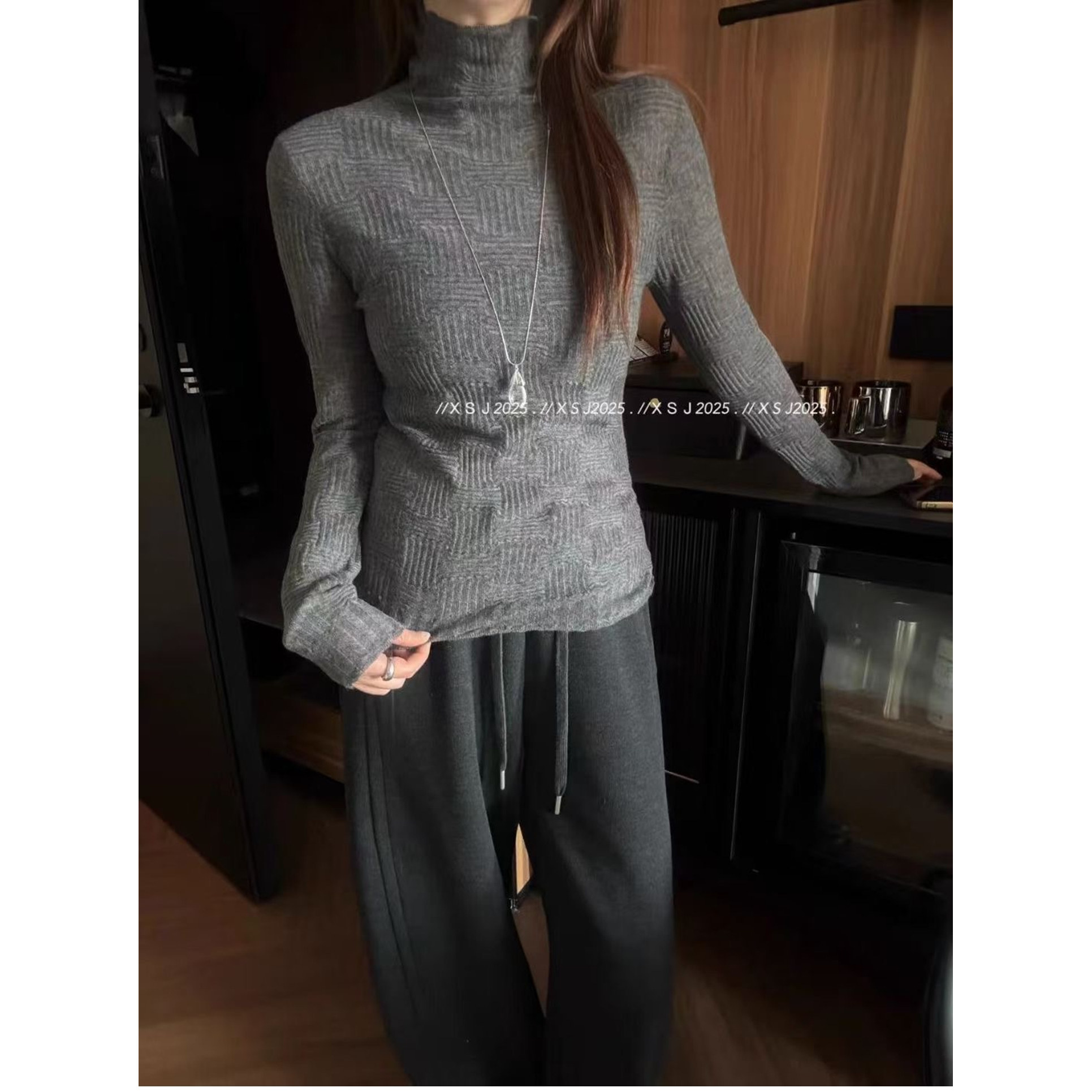 欧洲站2025秋冬新款欧货女潮时尚修身螺纹高领打底羊毛针织衫上衣