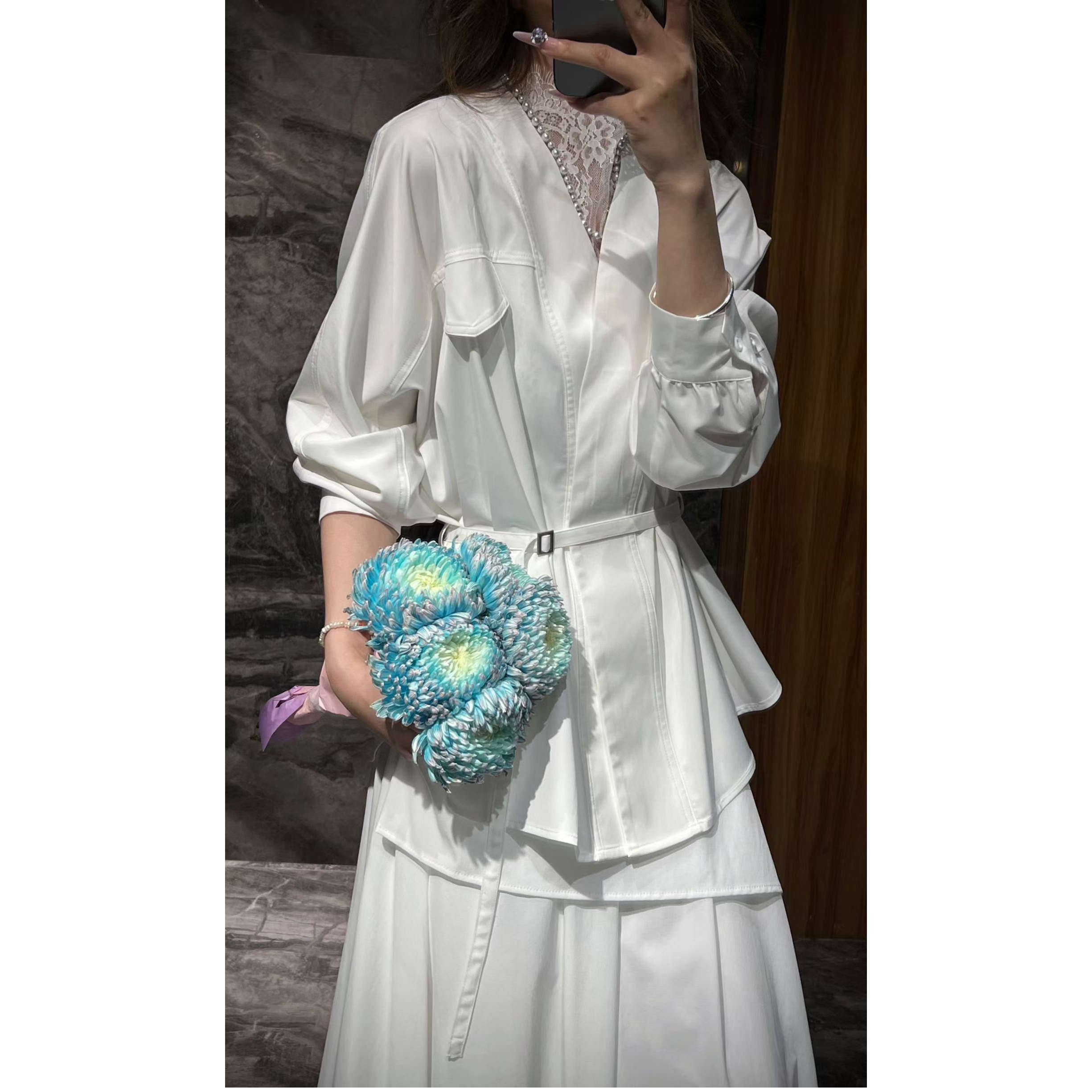 欧洲站2026春季新款法式V领白色衬衫女 腰带收腰设计感小众上衣