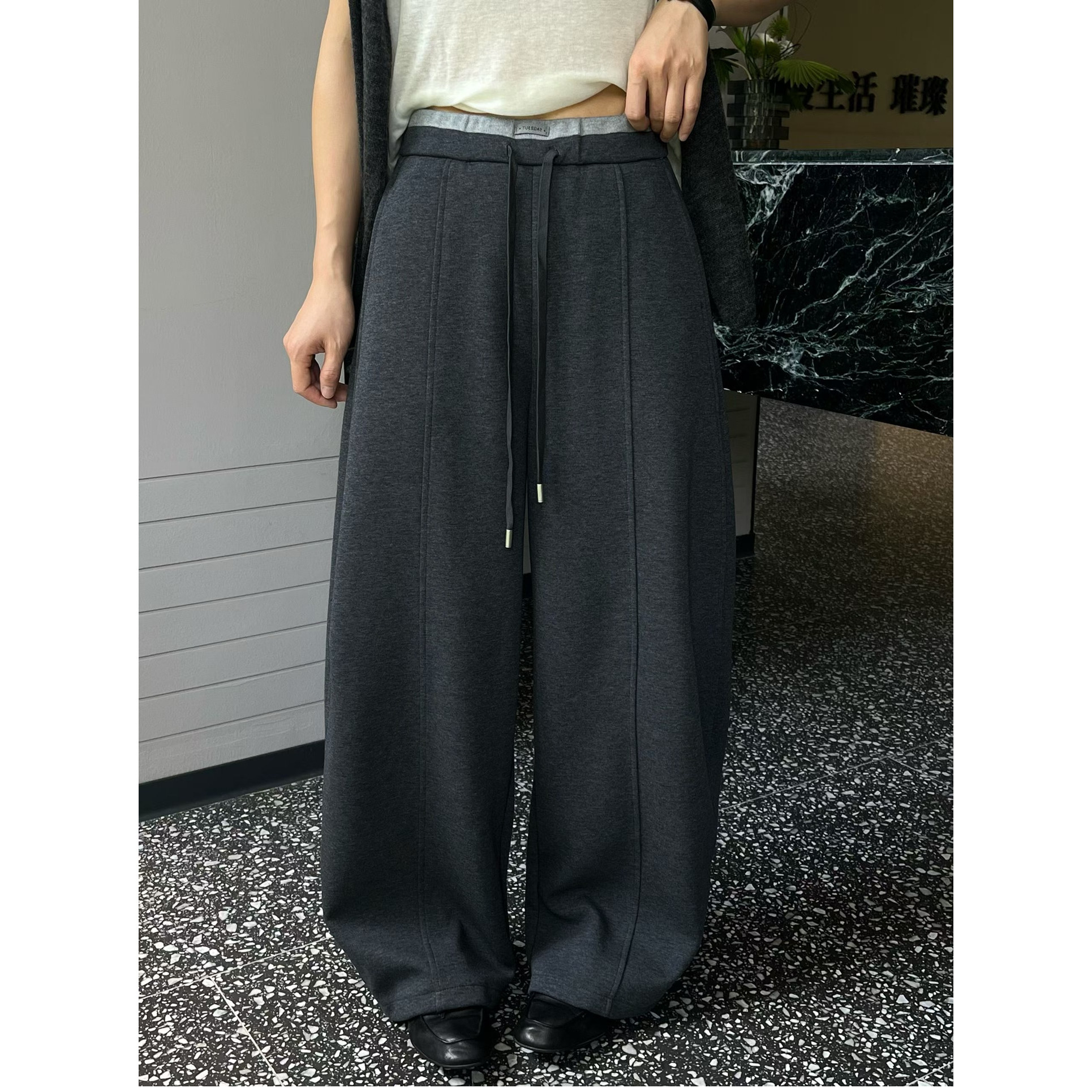 松紧腰系带宽松运动卫裤弯刀裤女欧洲站2026秋季新款休闲直筒裤