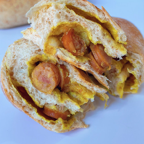 不加蔗糖和黄油全麦咖喱酱德肠欧包饱腹代餐面包手作烘焙