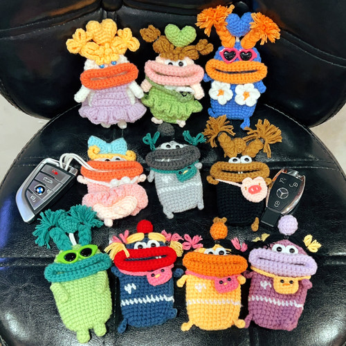 香肠嘴钥匙包丑萌可爱