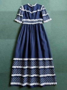 刺绣花柄棉纱｜ 1970s高腰线古董长裙 from USA