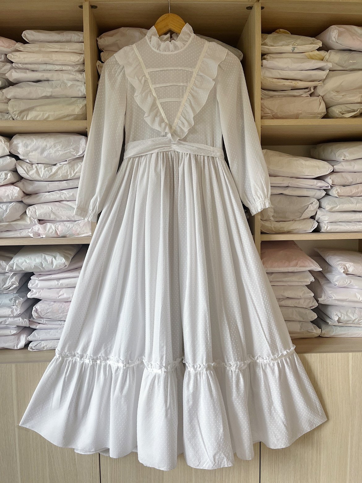 颗粒点点poly面料倒三角古董洋装 匈牙利制  from usa1970s