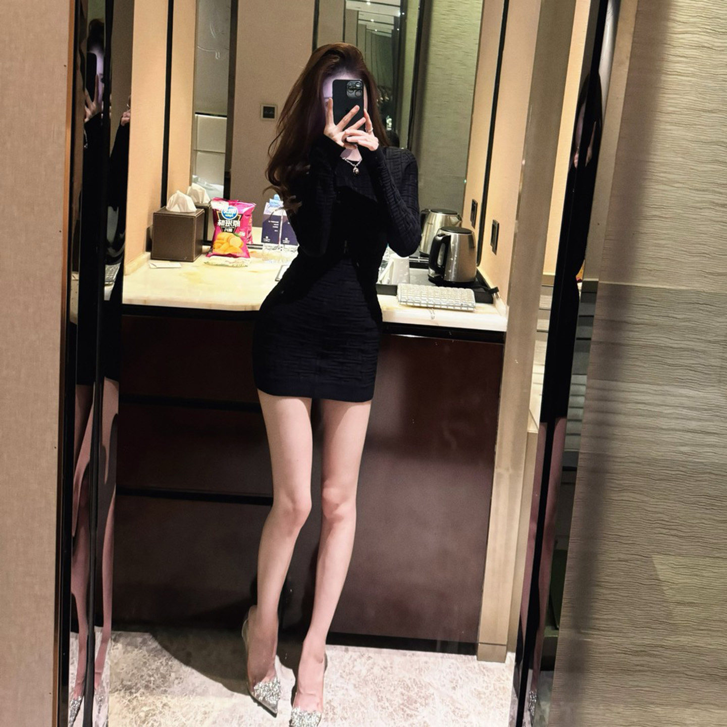 性感辣妹立体提花圆领长袖连衣裙女春秋冬收腰显瘦气质绝美包臀裙