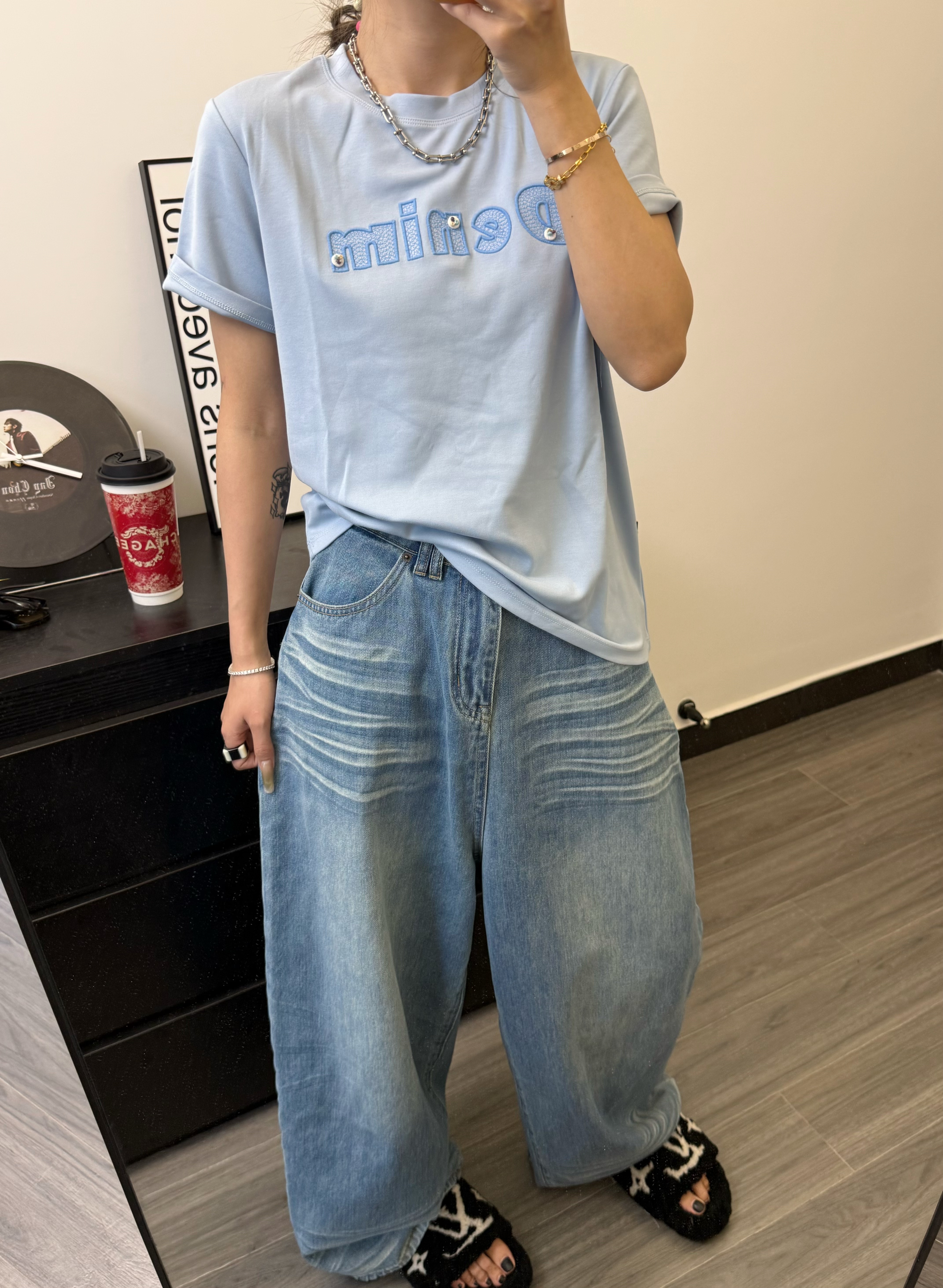 高端欧货春季新款高级感巨好看的圆领刺绣字母打底短袖T恤女上衣