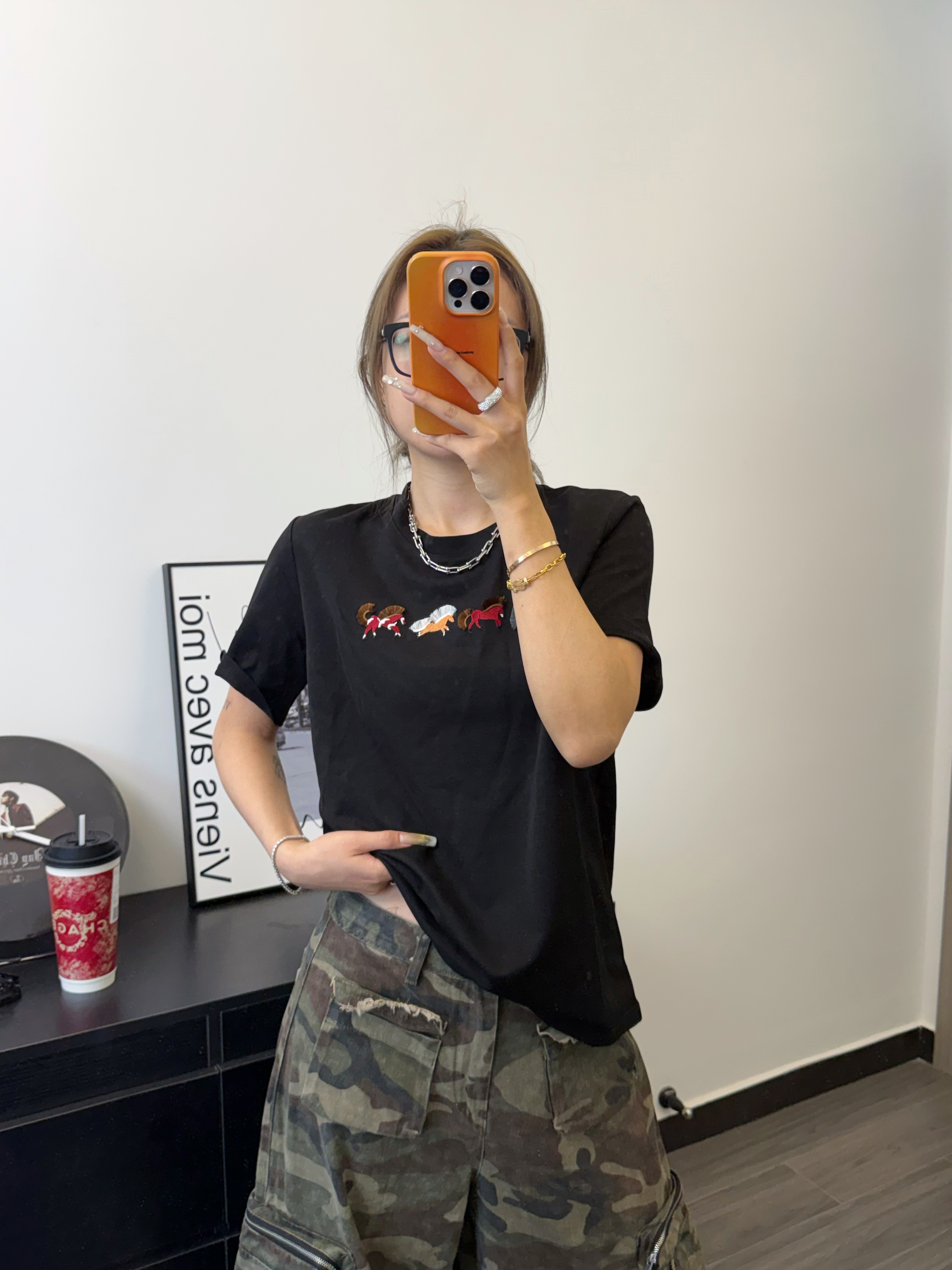 高端欧货新款高级感巨好看的圆领卡通刺绣马打底短袖T恤女春上衣