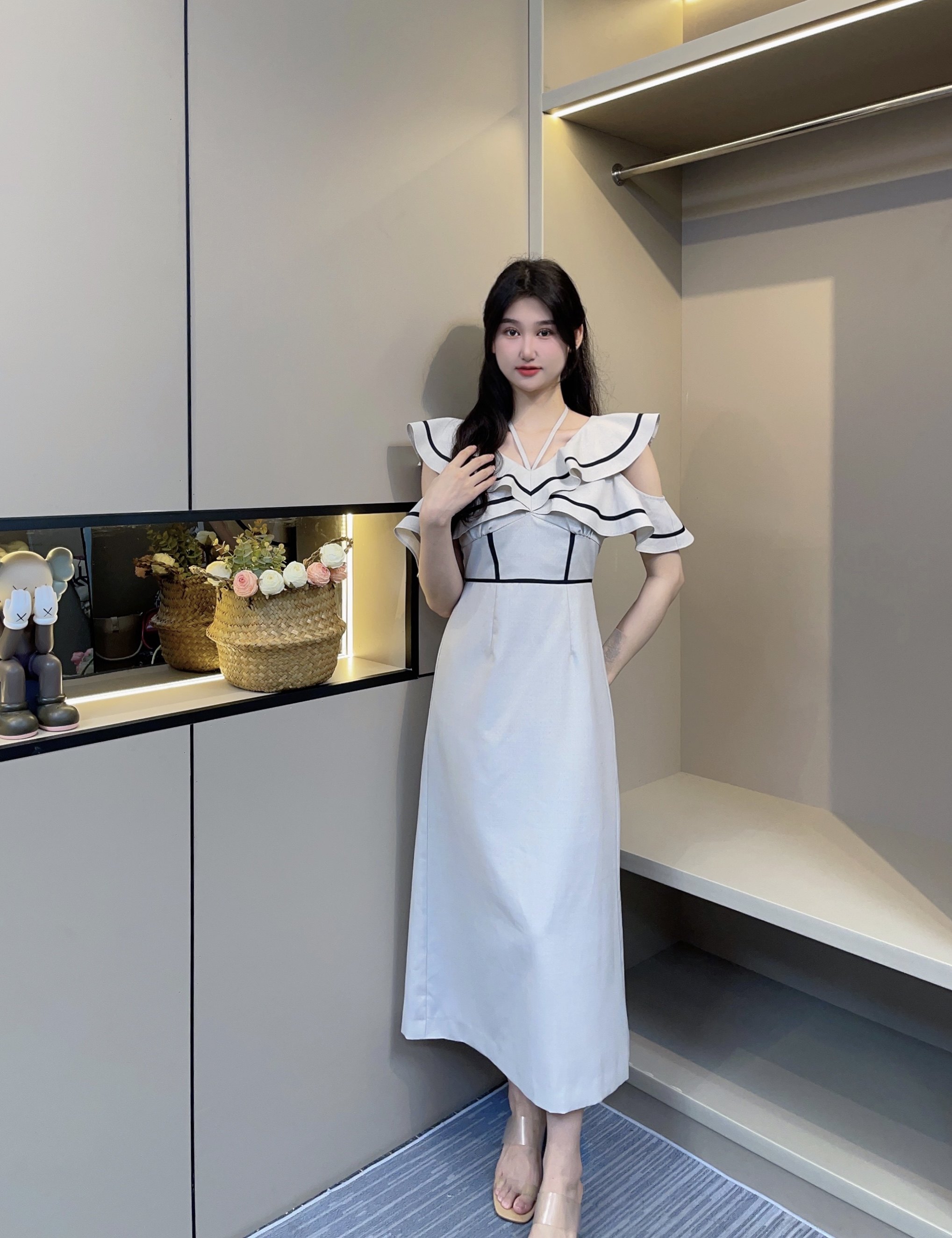 seven77家23年夏荷叶边挂脖系带撞色高腰显瘦连衣裙lwfo232112