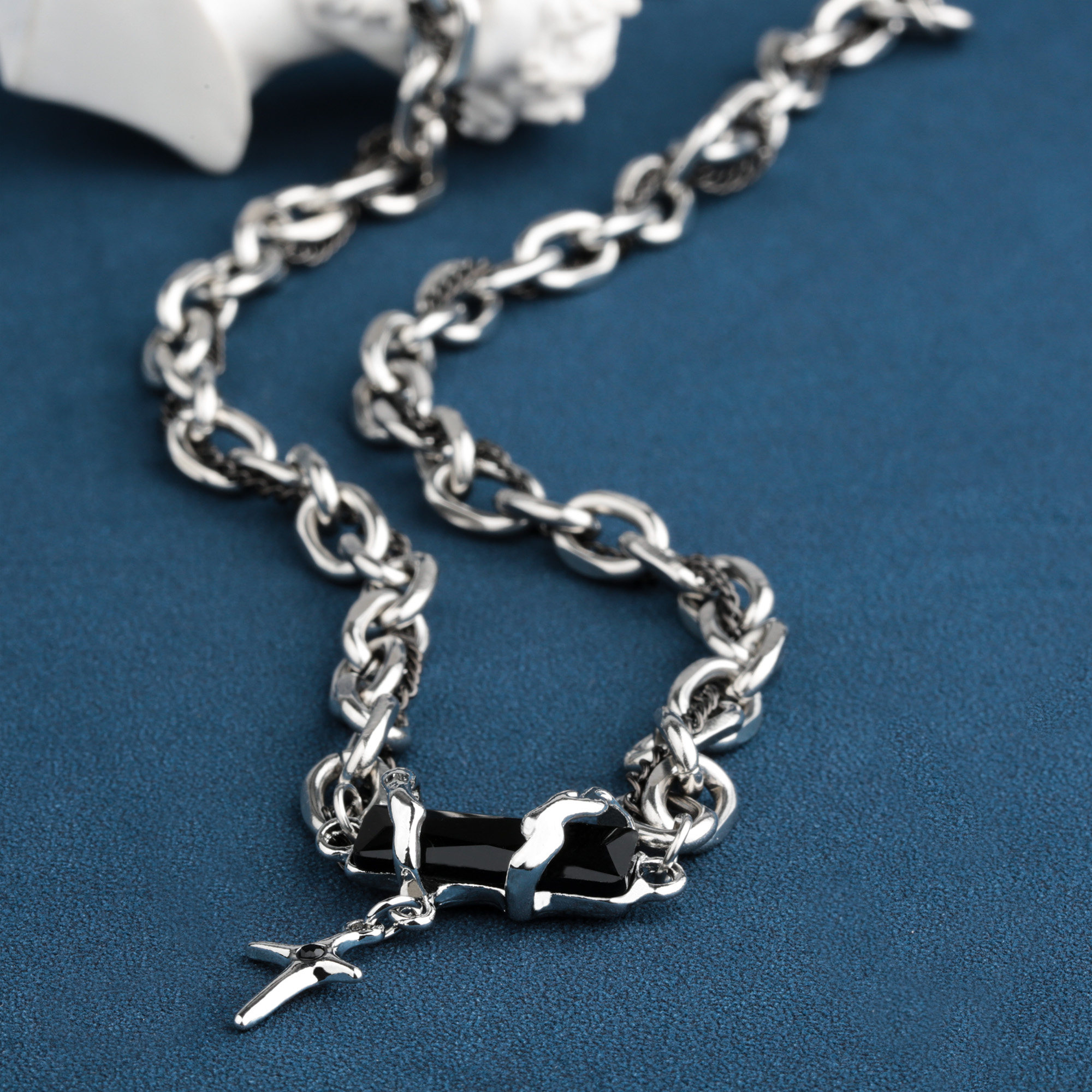 个性小众缠绕星芒十字项链男生潮牌百搭嘻哈冷淡风高级感锁骨链女