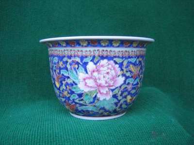 景德镇艺术手工粉彩花盆瓷厂改制