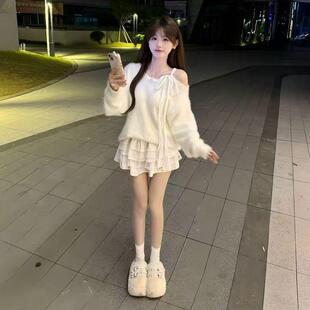 大码胖mm软糯糯蝴蝶露肩毛衣女秋冬设计感拼接宽松慵懒风气质上衣