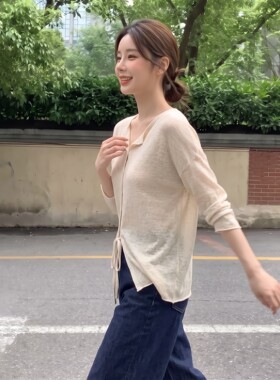 胖妹妹配吊带裙外搭薄款上衣