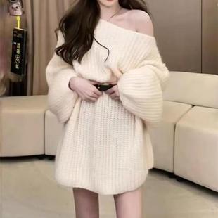 大码 胖妹妹慵懒风毛衣小个子辣妹上衣 一字领露肩毛针织衫 女秋冬季