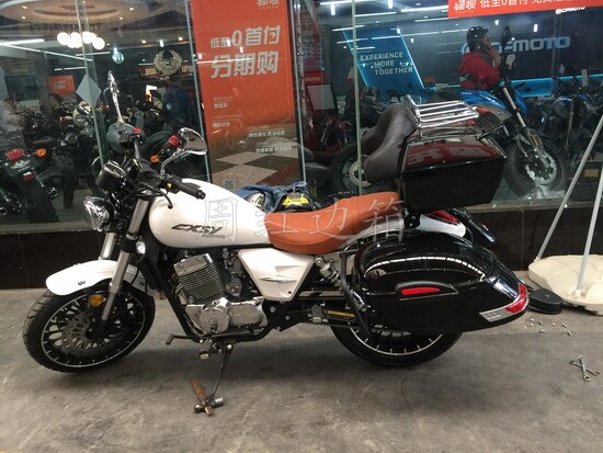 周红边箱创新三阳/台风太子摩托车黑色防撞杠边架+后货架+尾箱